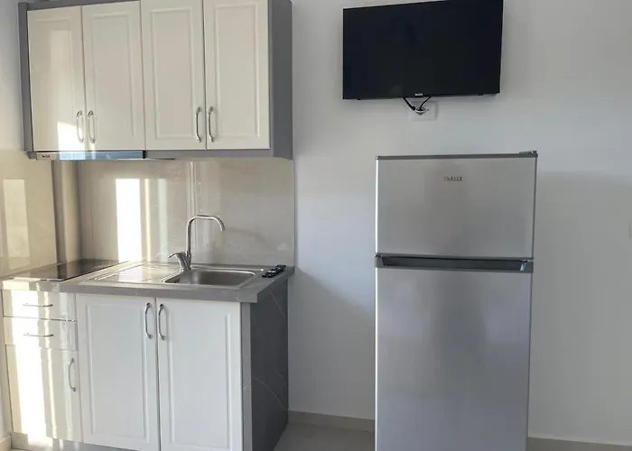 Side Serenity Apartment *