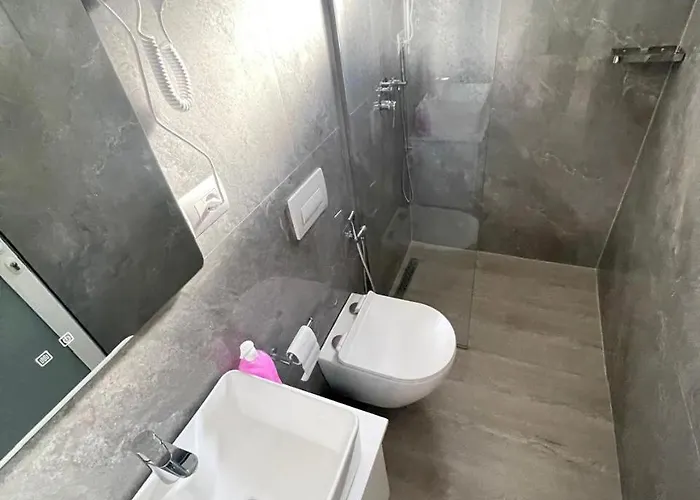 Side Serenity Apartment